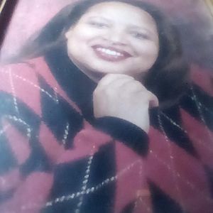 Meet your Posher, Lenora